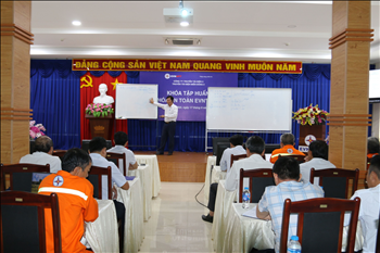 Truyền tải điện miền Đông 2 tố chức khóa tập huấn “Văn hóa an toàn EVN” năm 2024