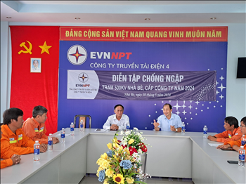 Truyền tải điện Thành phố Hồ Chí Minh tổ chức diễn tập phòng chống ngập, đảm bảo an toàn Trạm biến áp 500kV Nhà Bè.