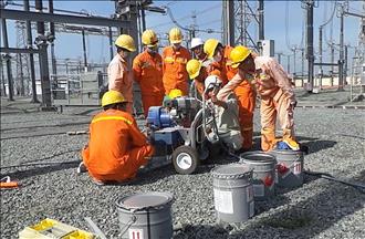 Công trình "chế tạo bộ thiết bị phun sơn phủ cách điện" chào mừng kỷ niệm 15 năm thành lập Tổng công ty Truyền tải điện Quốc gia