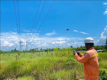 Đội Truyền tải điện Trà Vinh ứng dụng khoa học công nghệ vào công tác quản lý vận hành đường dây