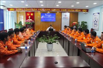 Truyền tải điện miền Tây 3 bồi huấn định kỳ công tác vệ sinh cách điện bằng nước áp lực cao năm 2024