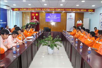 Truyền tải điện miền Tây 3 tổ chức huấn luyện an toàn vệ sinh lao động cho cán bộ công nhân viên