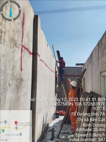 Truyền tải điện miền Đông 2 phối hợp địa phương thực hiện tốt công tác vận động giải quyết vi phạm hành lang an toàn lưới điện