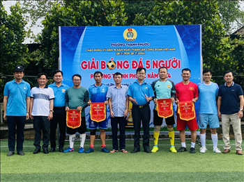 Truyền tải điện miền Đông 2 tham gia giải đấu bóng đá quyên góp tiếp sức cho học sinh có hoàn cảnh khó khăn đến trường niên học 2024 - 2025  