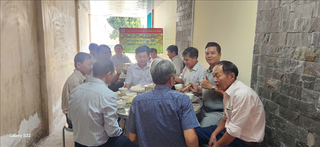 Tổ Công đoàn Cơ quan Đội Truyền tải điện Tây Ninh tổ chức “Bữa cơm Công đoàn” những ngày cuối năm